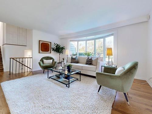 65 Lionel Heights Cres, Toronto, ON - Indoor Photo Showing Living Room