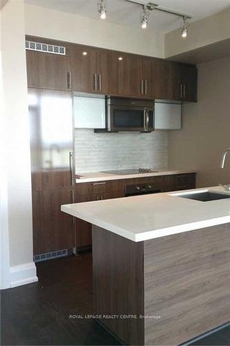 2906-8 Mercer St, Toronto, ON - Indoor Photo Showing Kitchen