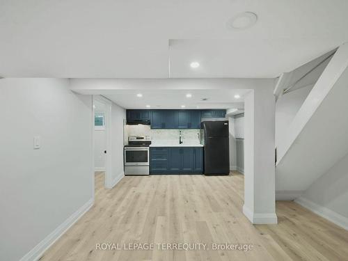 16 Mooregate Ave, Toronto, ON - Indoor