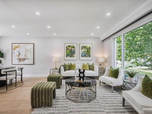 16 Mooregate Ave, Toronto, ON - Indoor Photo Showing Living Room