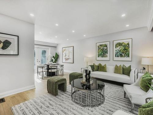 16 Mooregate Ave, Toronto, ON - Indoor Photo Showing Living Room