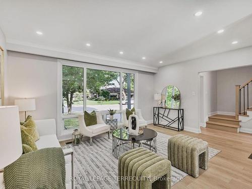 16 Mooregate Ave, Toronto, ON - Indoor Photo Showing Living Room