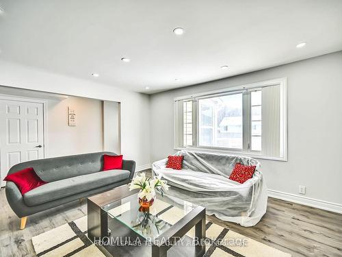 358 The Queensway  S, Georgina, ON - Indoor Photo Showing Living Room