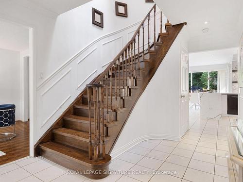 16 Kilbarry Crt, Richmond Hill, ON - Indoor Photo Showing Other Room