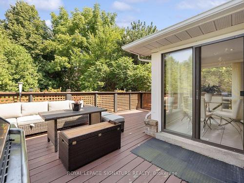 16 Kilbarry Crt, Richmond Hill, ON - Outdoor With Deck Patio Veranda With Exterior