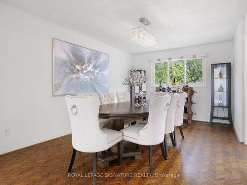 16 Kilbarry Crt, Richmond Hill, ON - Indoor Photo Showing Dining Room