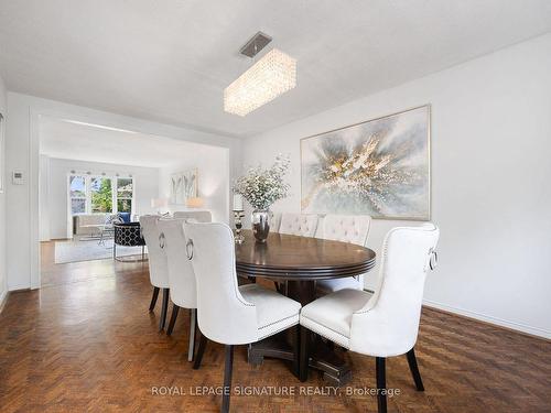 16 Kilbarry Crt, Richmond Hill, ON - Indoor Photo Showing Dining Room