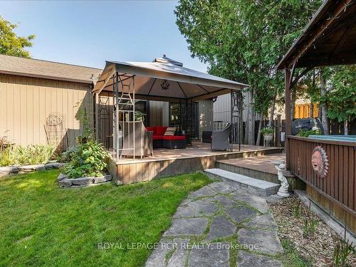 40 Grist Mill Rd, East Gwillimbury, ON - Outdoor With Deck Patio Veranda