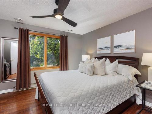 40 Grist Mill Rd, East Gwillimbury, ON - Indoor Photo Showing Bedroom