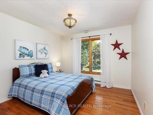 40 Grist Mill Rd, East Gwillimbury, ON - Indoor Photo Showing Bedroom