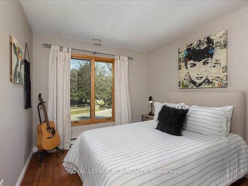 40 Grist Mill Rd, East Gwillimbury, ON - Indoor Photo Showing Bedroom