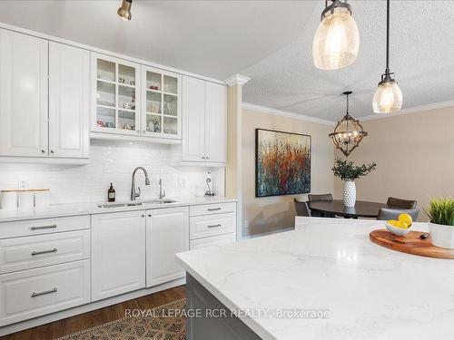 410-155 Main St N, Newmarket, ON - Indoor Photo Showing Kitchen