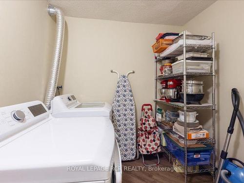 410-155 Main St N, Newmarket, ON - Indoor Photo Showing Laundry Room