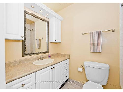 908-35 Ormskirk Ave, Toronto, ON - Indoor Photo Showing Bathroom