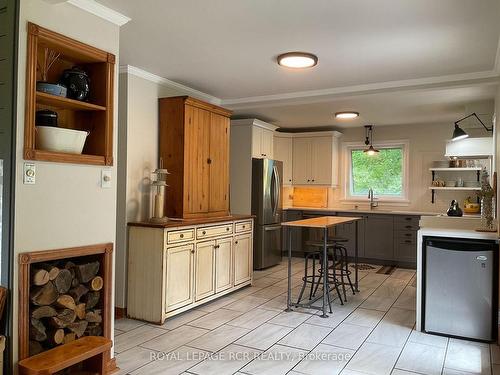 708148 County Road 21, Mulmur, ON - Indoor Photo Showing Kitchen