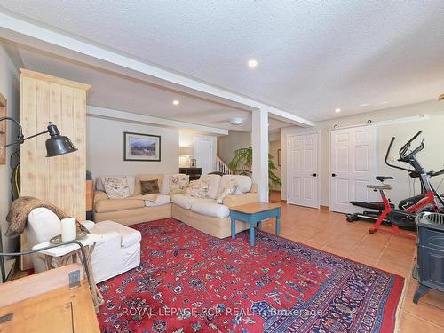 708148 County Road 21, Mulmur, ON - Indoor Photo Showing Living Room