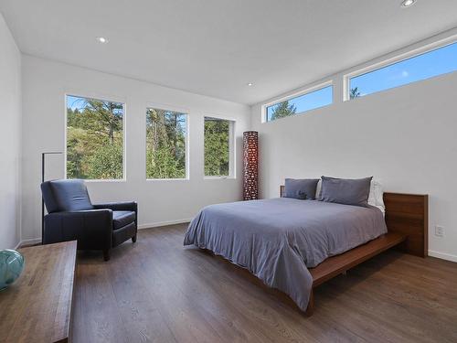 1254 Rockcress Drive, Kamloops, BC - Indoor Photo Showing Bedroom