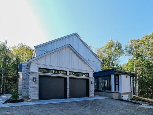 Garage - 3205 Rue Du Chinook, Sainte-Adèle, QC 