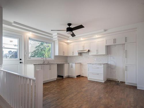 Kitchen - 1691 Av. Iena, Laval (Chomedey), QC - Indoor Photo Showing Kitchen With Upgraded Kitchen