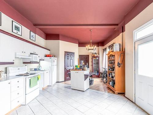 Cuisine - 6397  - 6399 Rue Bannantyne, Montréal (Verdun/Île-Des-Soeurs), QC - Indoor Photo Showing Kitchen