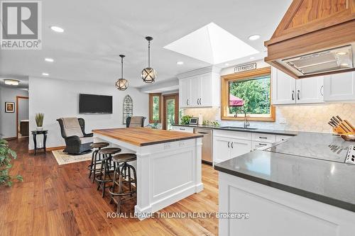 1514 Longwoods Road, Southwest Middlesex (Wardsville), ON - Indoor Photo Showing Kitchen