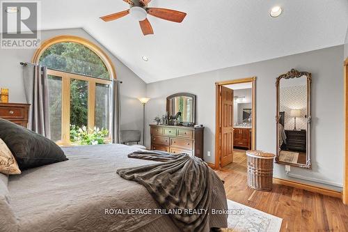 1514 Longwoods Road, Southwest Middlesex (Wardsville), ON - Indoor Photo Showing Bedroom