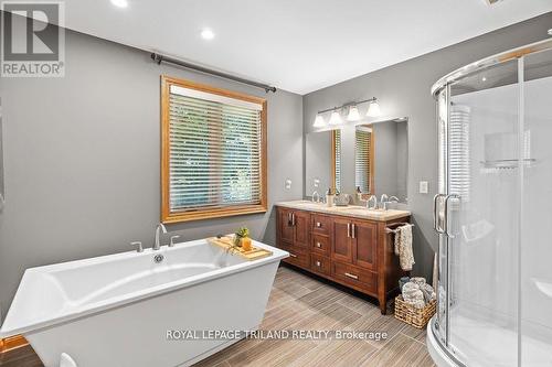 1514 Longwoods Road, Southwest Middlesex (Wardsville), ON - Indoor Photo Showing Bathroom