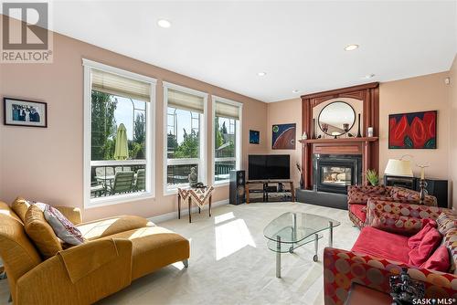 621 Brookhurst Court, Saskatoon, SK - Indoor Photo Showing Living Room With Fireplace