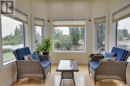 621 Brookhurst Court, Saskatoon, SK - Indoor Photo Showing Living Room