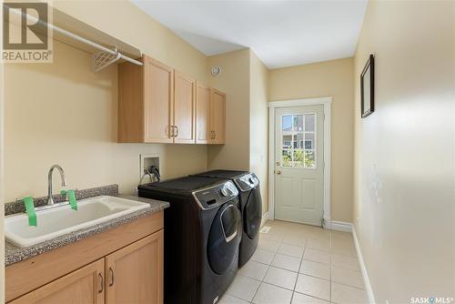 621 Brookhurst Court, Saskatoon, SK - Indoor Photo Showing Laundry Room