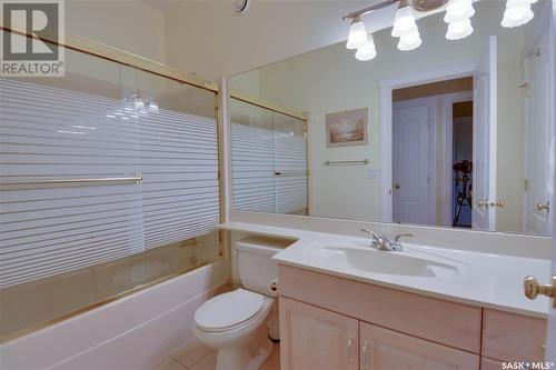 621 Brookhurst Court, Saskatoon, SK - Indoor Photo Showing Bathroom