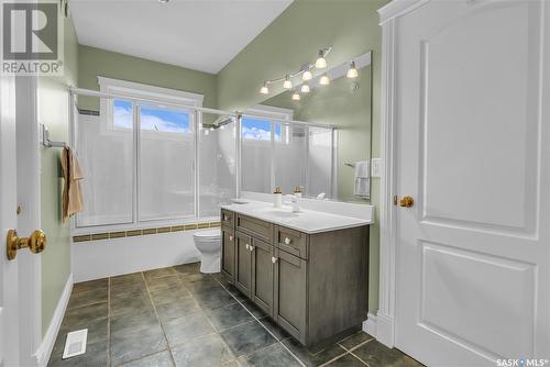 621 Brookhurst Court, Saskatoon, SK - Indoor Photo Showing Bathroom