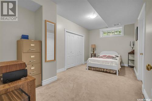 621 Brookhurst Court, Saskatoon, SK - Indoor Photo Showing Bedroom