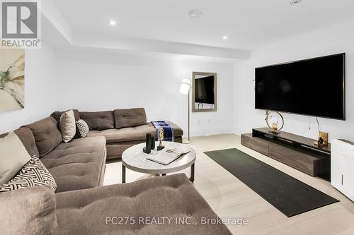 294 Roselawn Avenue, Toronto (Lawrence Park South), ON - Indoor Photo Showing Laundry Room