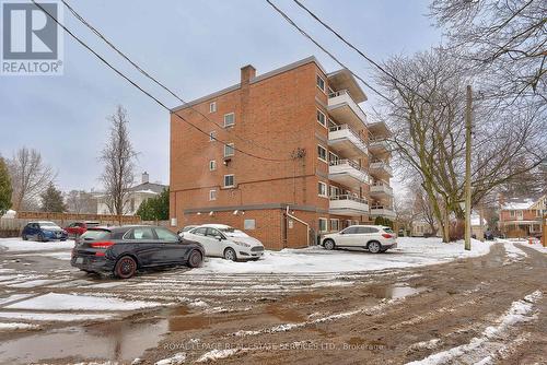 103 - 14 Norris Place, St. Catharines, ON - Outdoor