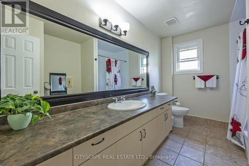 616 Grenfell Drive, London, ON - Indoor Photo Showing Bathroom