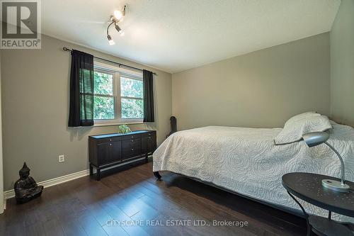 616 Grenfell Drive, London, ON - Indoor Photo Showing Bedroom