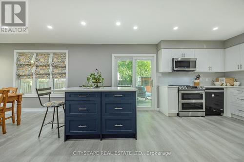 616 Grenfell Drive, London, ON - Indoor Photo Showing Kitchen