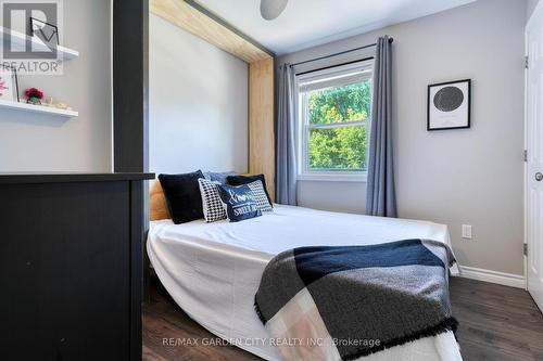 61 Russell Avenue, St. Catharines, ON - Indoor Photo Showing Bedroom