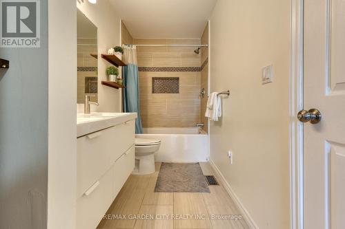 61 Russell Avenue, St. Catharines, ON - Indoor Photo Showing Bathroom