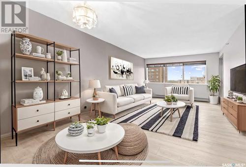 1107 311 6Th Avenue N, Saskatoon, SK - Indoor Photo Showing Living Room