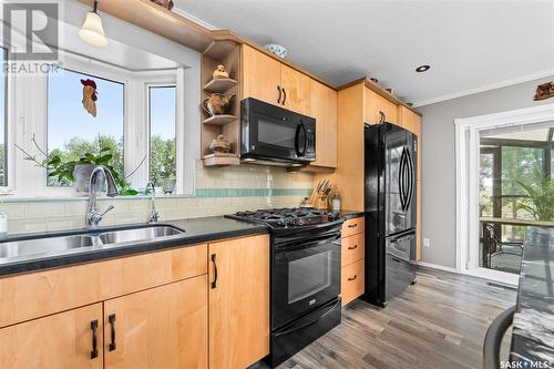 Veillard/Sargent Acreage Rm Moose Jaw 161, Moose Jaw Rm No. 161, SK - Indoor Photo Showing Kitchen With Double Sink