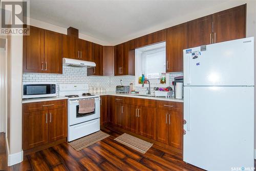 766 Labine Court, Saskatoon, SK - Indoor Photo Showing Kitchen