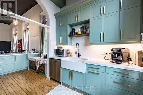 275 Valentia Road, Kawartha Lakes (Little Britain), ON - Indoor Photo Showing Kitchen