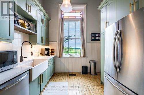 275 Valentia Road, Kawartha Lakes (Little Britain), ON - Indoor Photo Showing Kitchen With Upgraded Kitchen