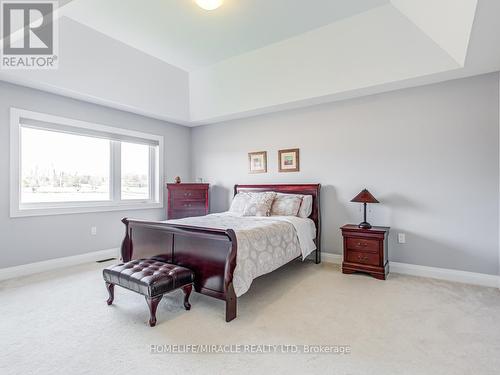 44 Festival Court S, East Gwillimbury, ON - Indoor Photo Showing Bedroom