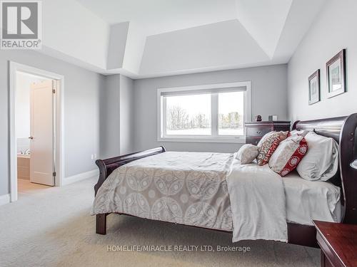 44 Festival Court S, East Gwillimbury, ON - Indoor Photo Showing Bedroom