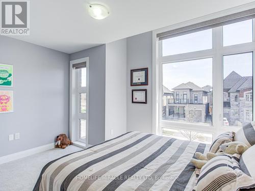 44 Festival Court S, East Gwillimbury, ON - Indoor Photo Showing Bedroom