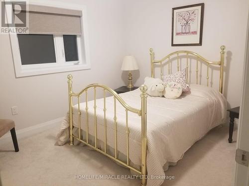 44 Festival Court S, East Gwillimbury, ON - Indoor Photo Showing Bedroom