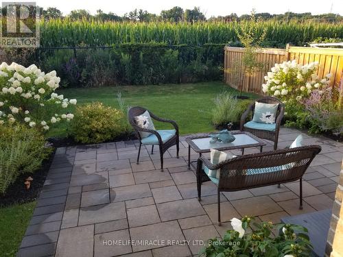 44 Festival Court S, East Gwillimbury, ON - Outdoor With Deck Patio Veranda